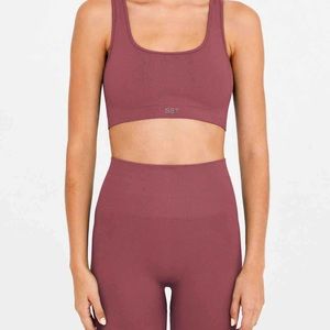 NWT SET ACTIVE SCULPTFLEX SET